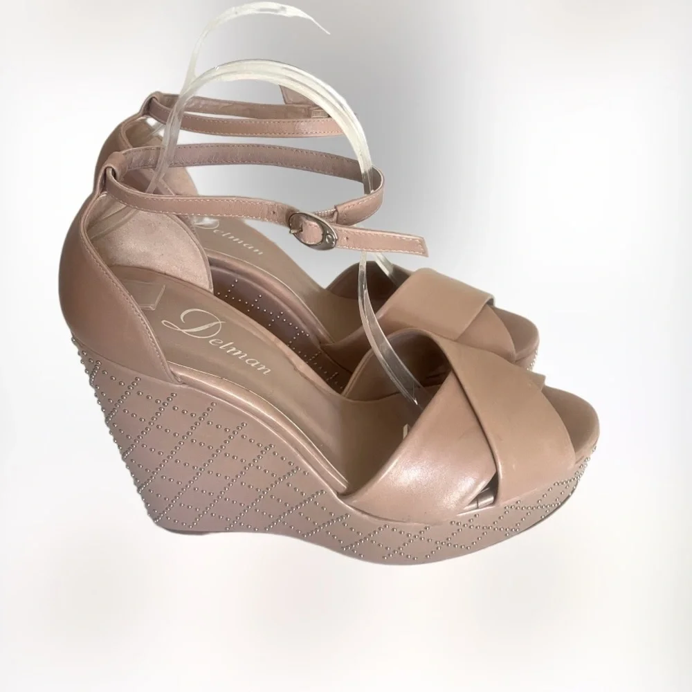 DELMAN taupe open toe studded leather platform wedge sandal size 10